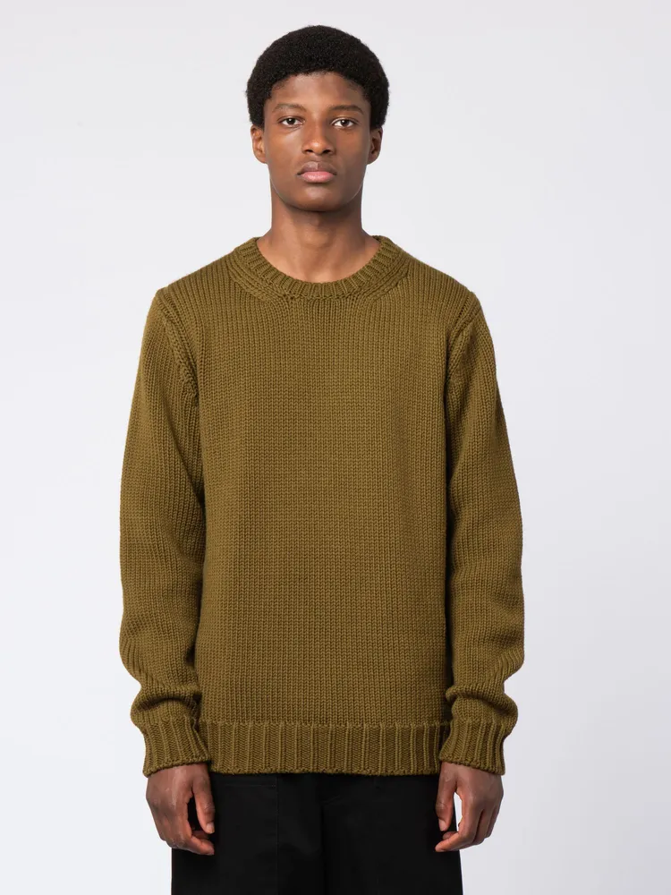 peter wu卡其色羊毛圓領上衣，2萬4180元。品牌提供