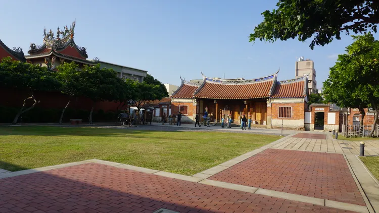 鳳儀書院興建於1814年，為全台現存規模最大書院。葉家銘攝