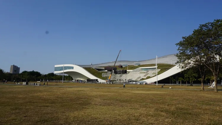 衛武營周邊地價已標售出單坪162萬元紀錄。葉家銘攝