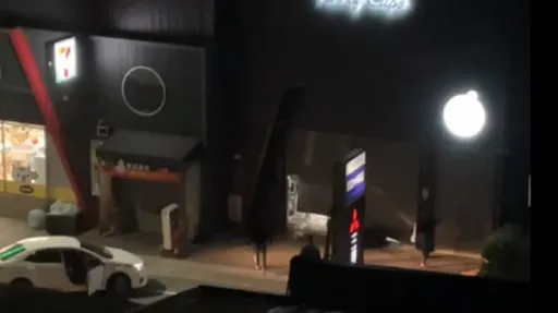 10多惡煞夜砸高雄服飾店　砰砰砰！巨響驚醒鄰居：嚇死人