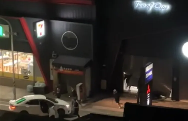 警方從影片研判，砸店的歹徒至少10多人。讀者提供