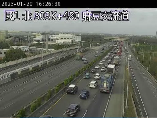 國1台南麻豆路段2車擦撞釀1傷 車流一度回堵3公里
