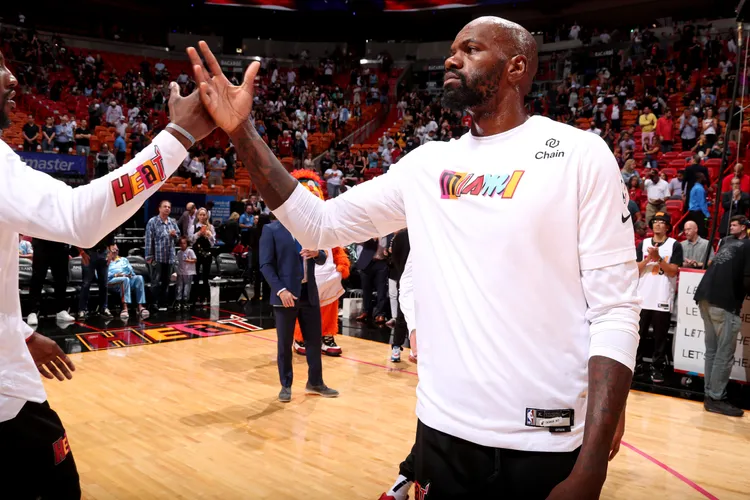 戴德蒙今因丟按摩槍進場被逐出場。   法新社資照