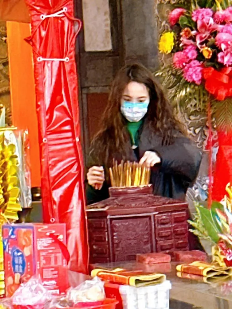 蔡依林到阿里山的廟宇祈願。翻攝微博