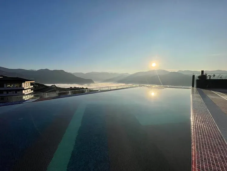 阿里山英迪格酒店的泳池。翻攝飯店臉書