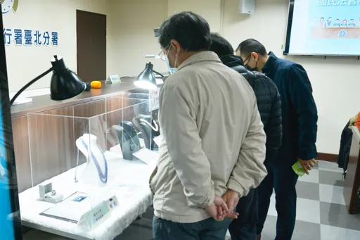 台北分署新年首場拍賣會進帳千萬！南洋珠紅寶石項鍊高價拍出　價格曝光