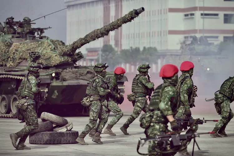 陸軍裝甲564旅展現「仿真實戰」場景。林林攝