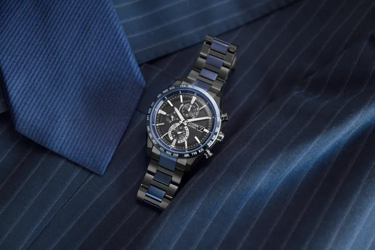 AT8187-75E光動能全球電波對時錶，5萬2800元。品牌提供