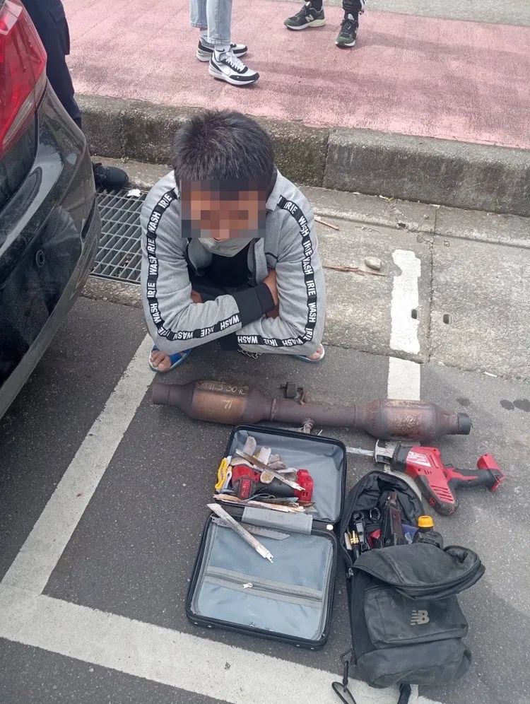 何嫌與其做案工具。警方提供