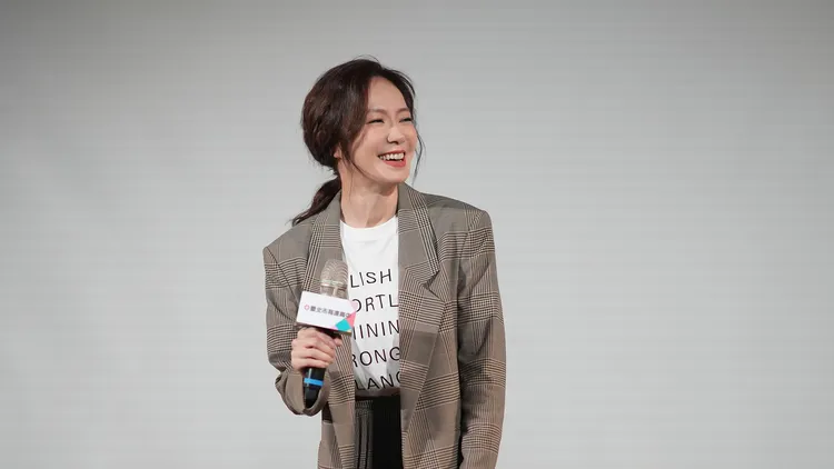 尹馨出席校園分享會，現場歡笑連連。臺北育達高中提供