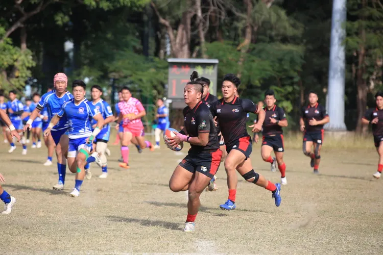 企業橄欖球聯賽冠軍戰，台北元坤發揮堅強實力，最終以34比30驚險擊敗長大海洋，8連勝封王。