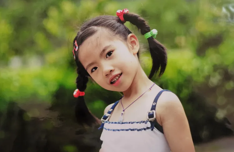 何芝寧也感嘆時光飛逝說，以前都是收紅包，現在換她發紅包。何芝寧提供