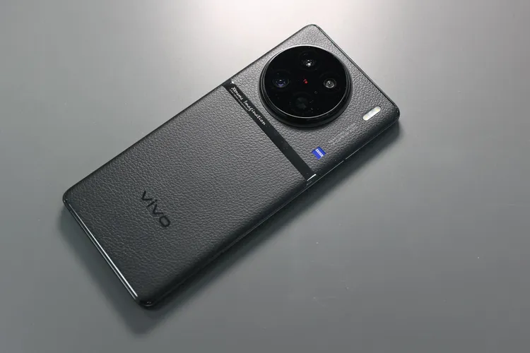 採用一體化專業鏡頭設計搭配0.68黃金比例天際線設計。翁玉信攝