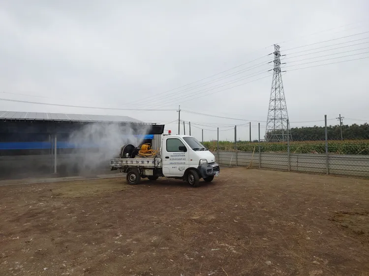 動保處強化周邊消毒。動保處提供