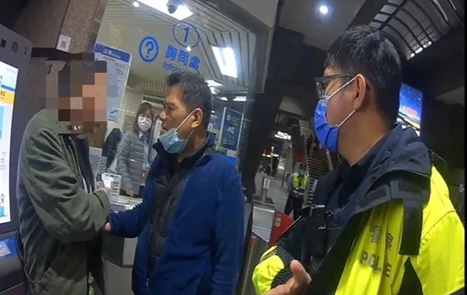 捷運站大喊「我要搭飛機去美國」　警關心助失智男平安返家