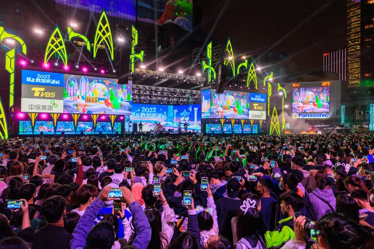 「巨星耶誕演唱會」在耶誕城活動期間，Google Trend搜尋趨勢人氣不斷飆升，網路討論聲量。市府提供