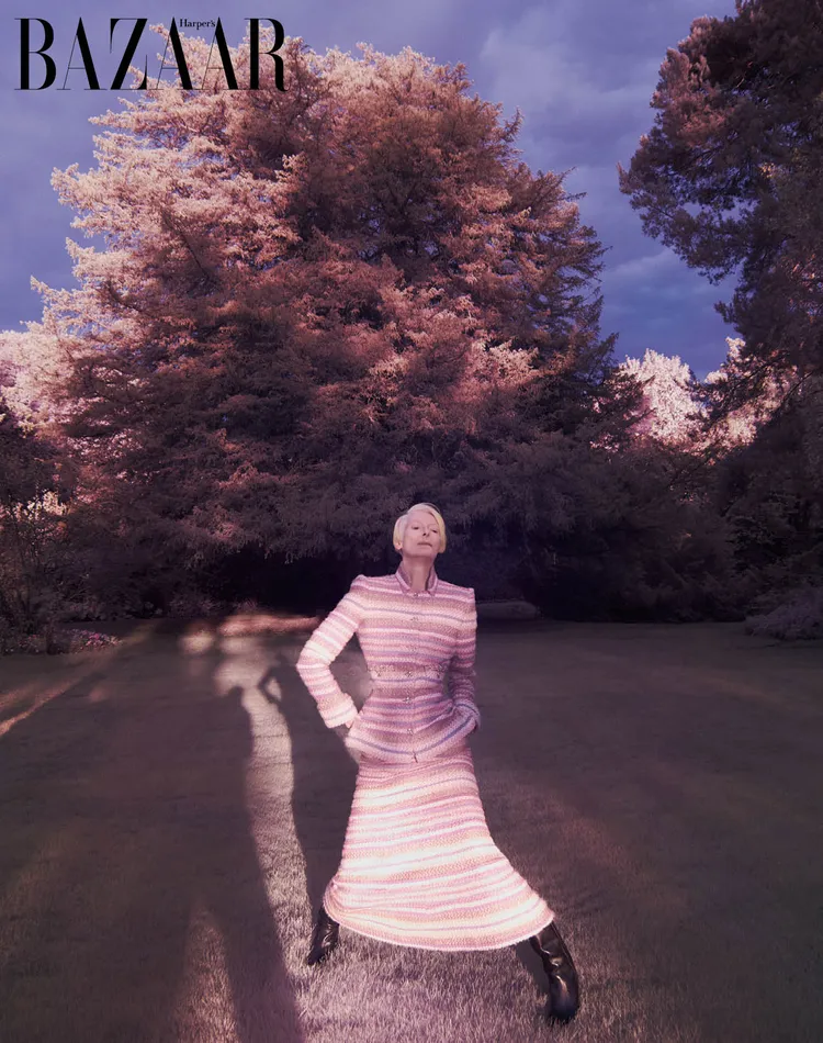 她相當擅長詮釋獨特氛圍的時尚照。《Harper's BAZAAR》提供