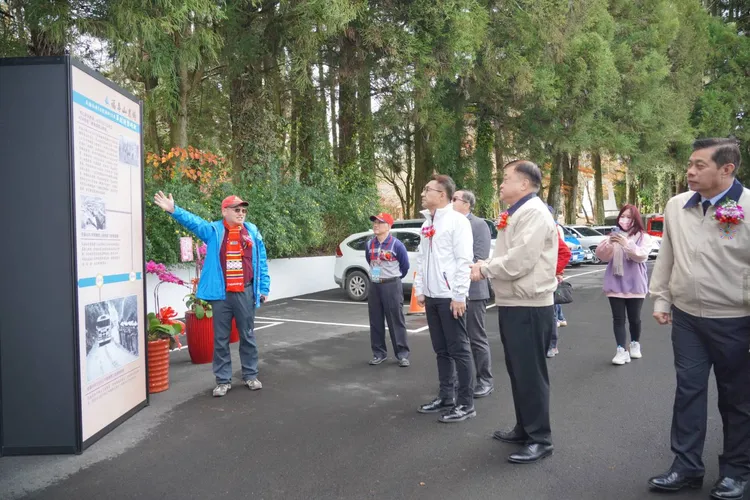 來賓到新建的國民賓館場地參觀。民眾提供