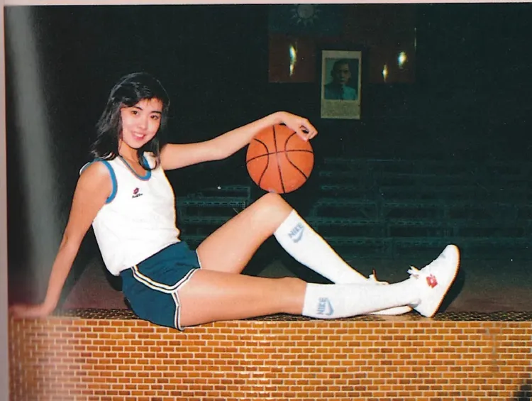 王祖賢從小就喜歡打籃球。翻攝香港電影懷舊微博