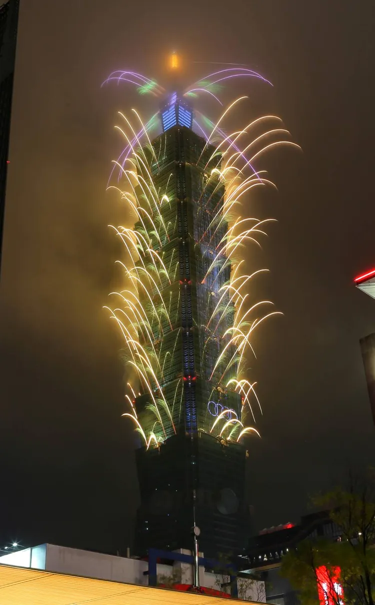 台北跨年晚會101跨年煙火秀。攝影中心攝