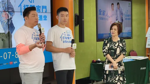 曾國城帶17歲帥兒亮相 贊成延長兵役「當4個月兵像戰鬥營笑死人」