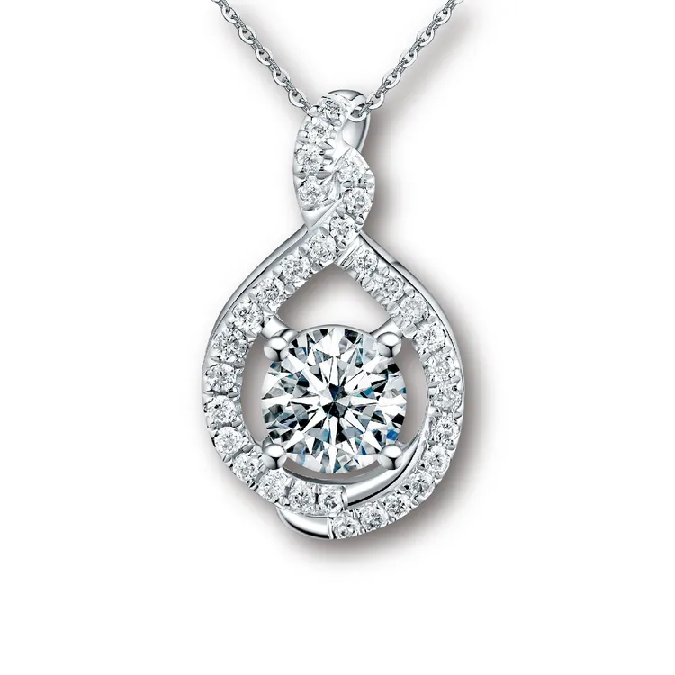 新光三越左營店福袋獎項、市價8萬4700元的「蘇菲亞30分蜜語鑽墜項鍊」。業者提供