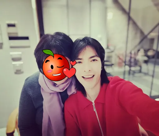 獨家回應｜蕭敬騰不藏了！此生最愛女人正面照曝光　臉貼臉放閃「真的好愛妳」