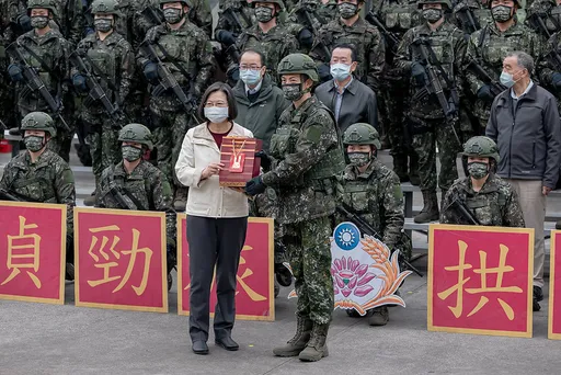 初一慰勉憲兵讚「厚植首都防衛能量」  蔡英文盼續維持高水準表現