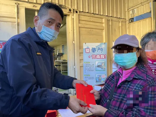 警所長愛心不落人後 結合善團作愛心!還自掏腰包助弱勢