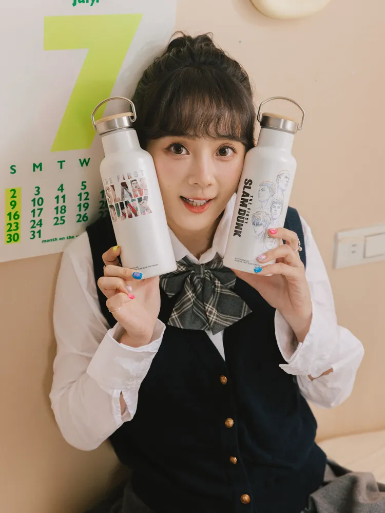 304不鏽鋼竹蓋保溫瓶，1/11下午3點-1/15消費不限金額，加價699元可換購。業者提供