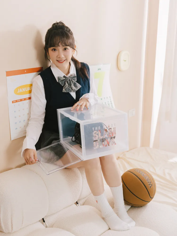 磁吸式球鞋收納箱，1/11下午3點-1/15消費不限金額，加價799元可換購。業者提供