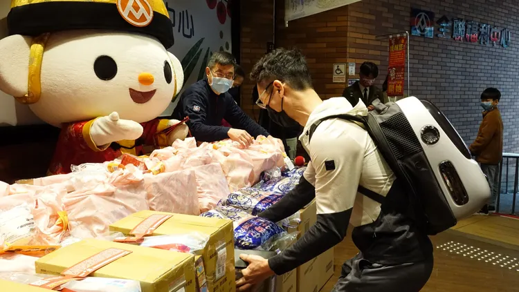 全聯福袋4200元行李箱秒殺。莊宗達攝