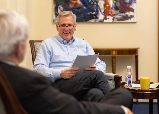 中國氣噗噗沒用！美眾院議長麥卡錫傳春季訪台　綠委揭去年9月親送邀函