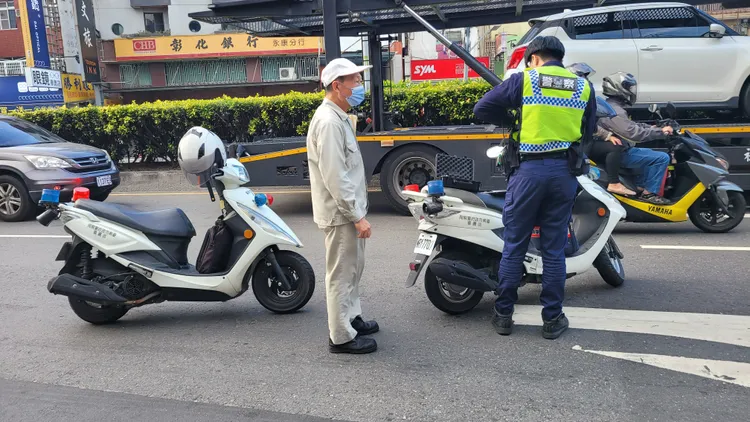 肇事司機接受調查。劉榮輝攝