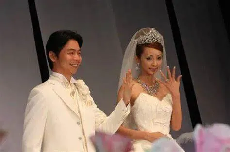 神田宇乃（右）和西村拓郎2006年結婚，當年辦了9場婚宴。