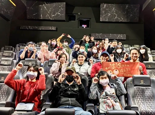 《我的婆婆》許傑輝突襲戲院 影迷除夕夜收新年大驚喜