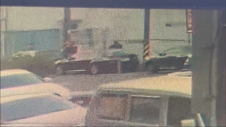 警方調閱監視器鎖定特定對象追緝中。竹東警分局提供