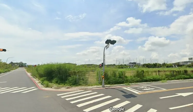 以目前區段成交地價換算，未來房價可能挑戰4字頭。翻攝google map