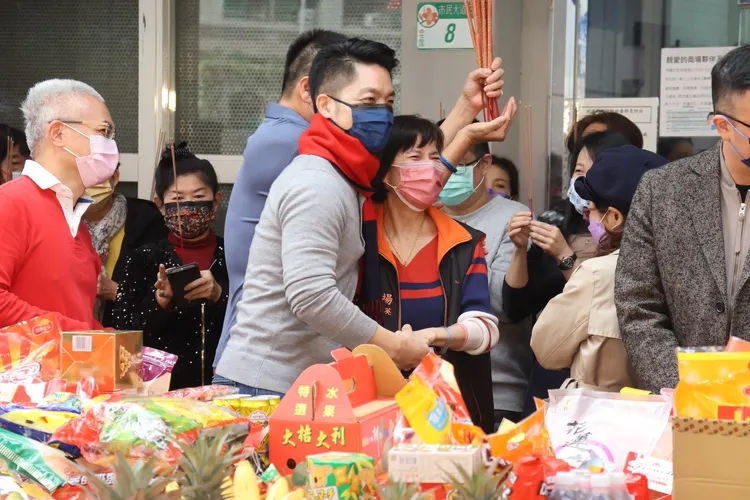 蔣萬安出席光華數位新天地新春開市儀式。彭欣偉攝
