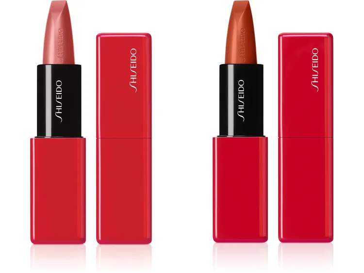 「炫黑女帝」造型使用#404裸鑽尤物（左）和#414焦糖磚紅（右）。品牌提供