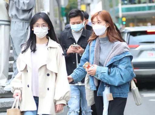 今這2區仍要帶傘！明起回溫周末再急凍　「降13℃」全台有雨