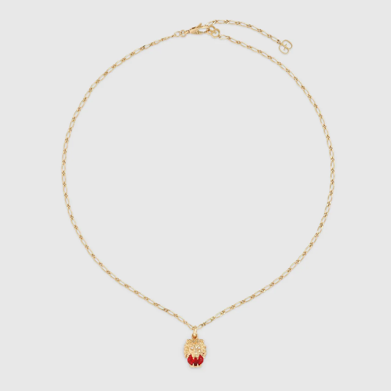 GUCCI 18K金獅頭紅色蛋白石項鍊,8萬2400元。品牌提供