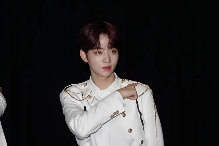 李協爆料爸爸很在意年紀逢九，要他穿紅色衣服擋煞。陳德興攝