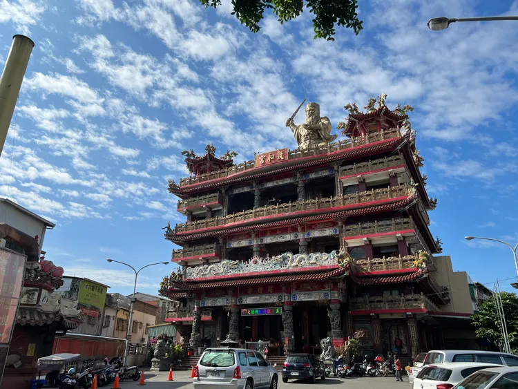 敦和宮是南投必拜財神廟，過年期間更是香火鼎盛。田兆緯攝