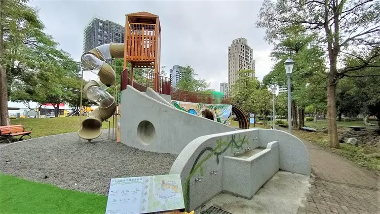 兒四、公七公園以竹北的「豆子埔溪」作為主題發想。新竹縣政府提供