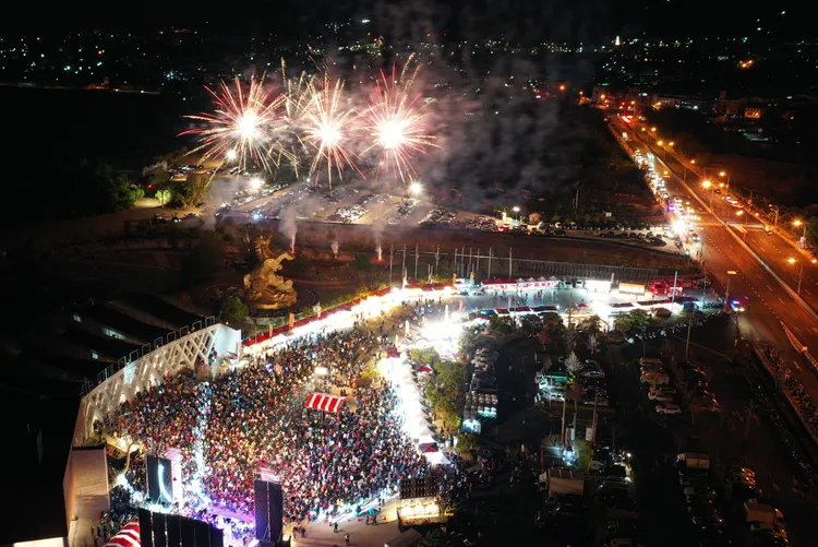 現場施放璀璨煙火秀。南投縣政府提供