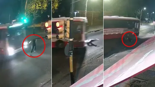 驚悚影片｜他過馬路遇公車「加速火影跑」　被先撞再輾當場斃命