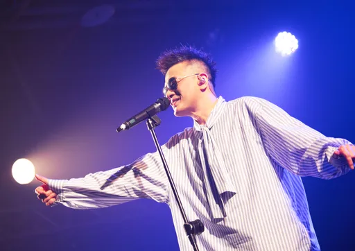 黄耀明台北飙台语歌 当杜汶泽、林夕面「没想到这么早就哭了」