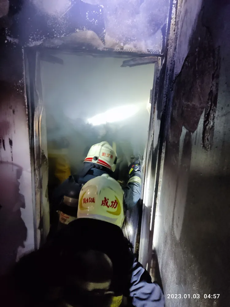 鐵皮屋惡火奪走一條寶貴性命。民眾提供