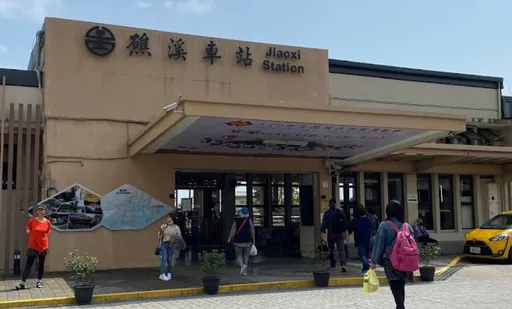 花蓮2少女搭車返校竟逃跑　變裝仍被逮回！因「背包」露餡